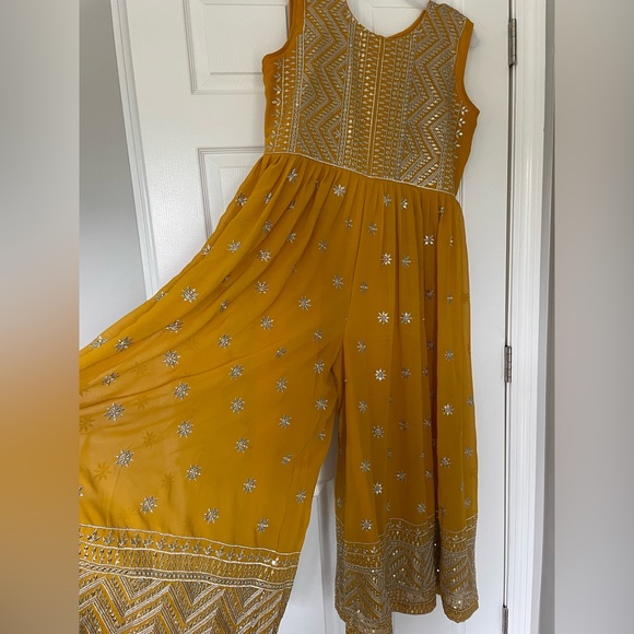 Anarkali jumpsuit - Picture 2 of 4